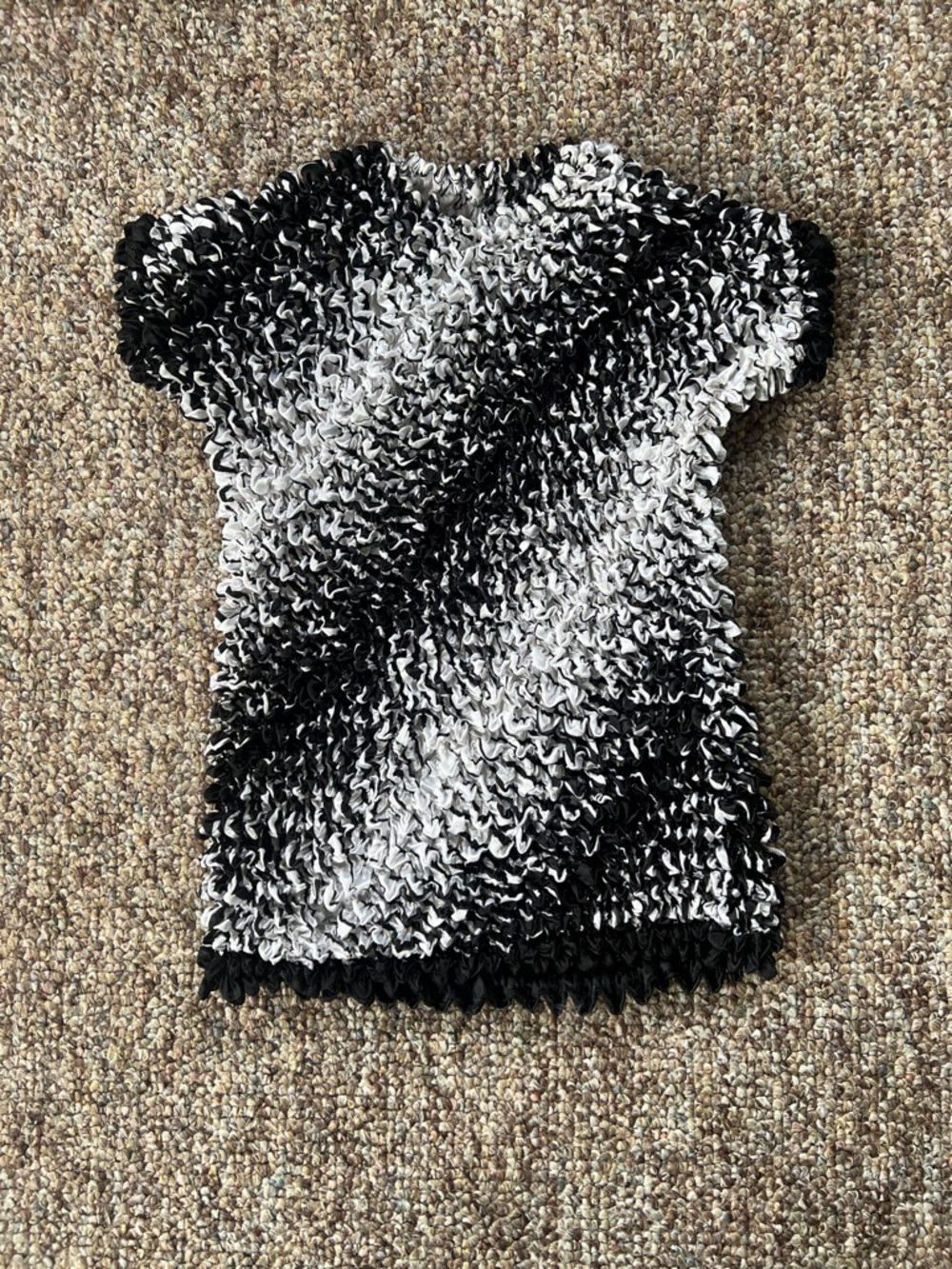 Textured Black & White Short Sleeve Top - one size fits most